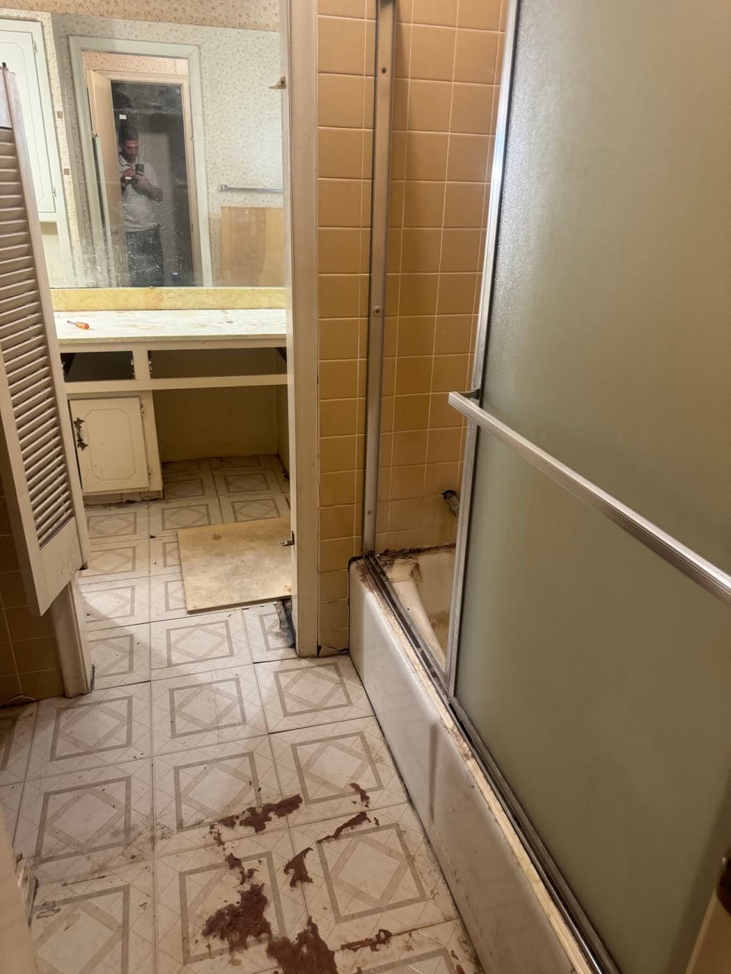 Dated bathroom in a Denton house